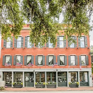 https://east-bay-inn.top-hotels-in-savannah.com