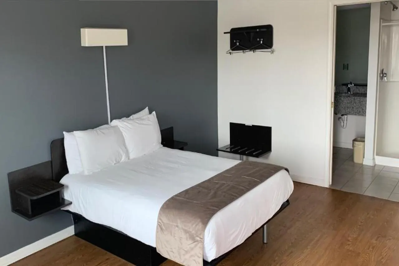 Astoria Delancy Inn & Suites New York 3*,